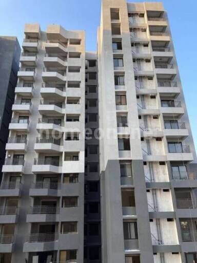 4 BHK APARTMENT 2627 sq- ft in Mahalakshmi Nagar