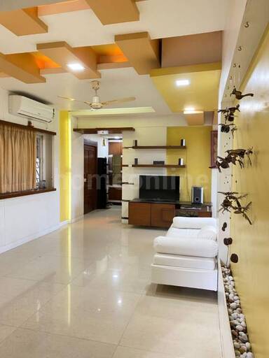 3 BHK APARTMENT 2500 sq- ft in Race Course Road