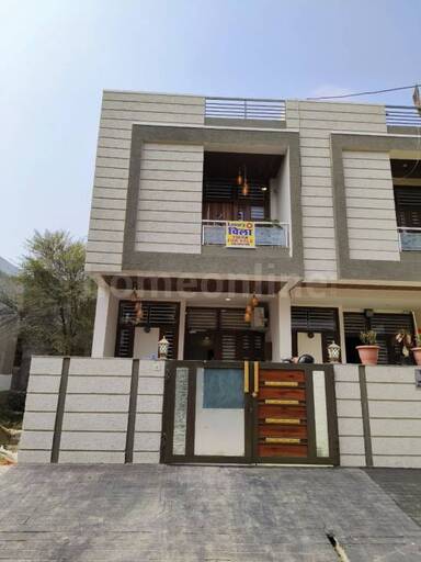 4 BHK VILLA / INDIVIDUAL HOUSE 180 sq- yd in Mansarovar Extension