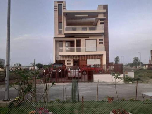 7 BHK VILLA / INDIVIDUAL HOUSE 4400 sq- ft in Sector 66