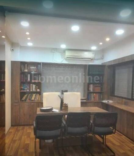 440 sq- ft  Office space in Gurudwara road