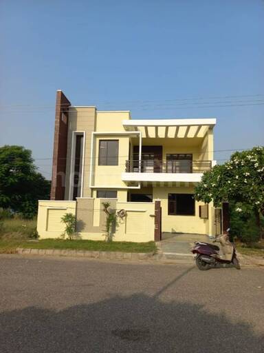 4 BHK VILLA / INDIVIDUAL HOUSE 2100 sq- ft in Ranjit Avenue