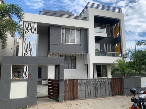 5 BHK VILLA / INDIVIDUAL HOUSE 5600 sq- ft in Kanadia Road