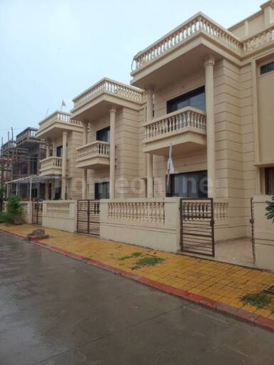 4 BHK VILLA / INDIVIDUAL HOUSE 1700 sq- ft in CAT Road