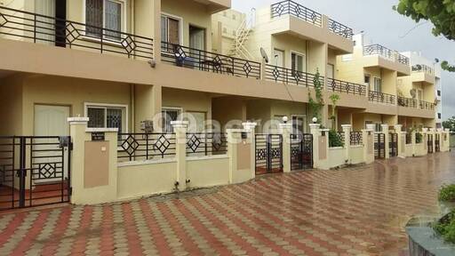 3 BHK ROW HOUSE 1600 sq- yd in Lalita Nagar