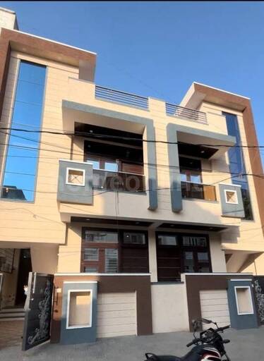 4 BHK VILLA / INDIVIDUAL HOUSE 900 sq- ft in Model Town